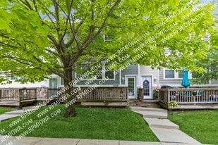 15239 Greenbelt Dr in Urbandale, IA - Building Photo