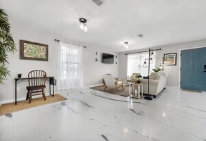 2001 N 61st Ave, Unit SI ID1354817P in Pensacola, FL - Building Photo