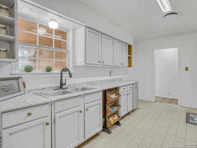 property at 2019 N Park Rd