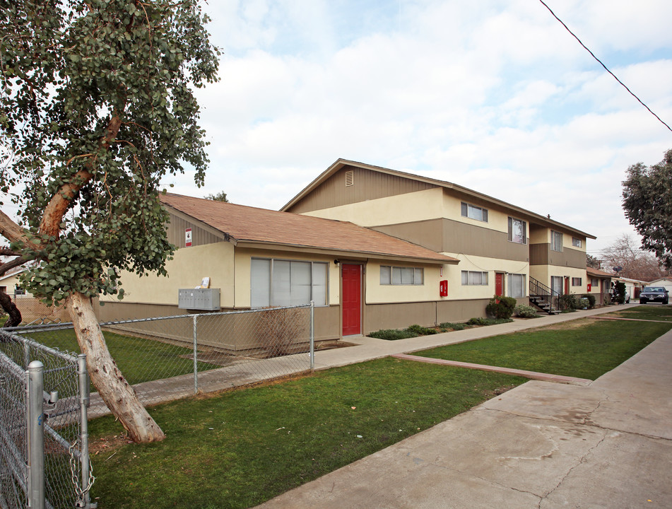 708-712 30th St in Bakersfield, CA - Building Photo