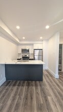 2015 Elmhurst Av in Montréal, QC - Building Photo - Building Photo