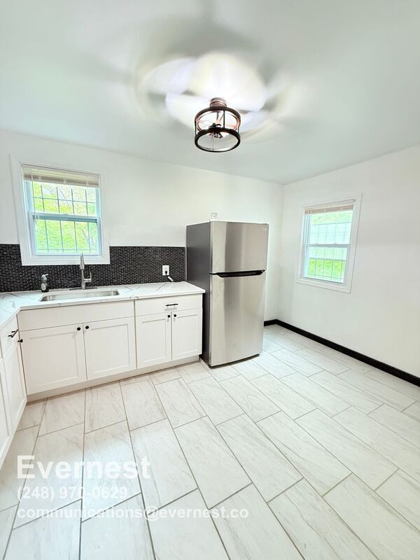 19341 Lindsay St in Detroit, MI - Building Photo - Building Photo