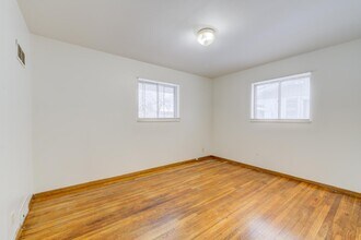 10219 Hobkirk Dr in St. Louis, MO - Building Photo - Building Photo