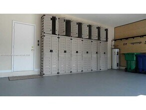 2101 SW 176th Ave in Miramar, FL - Building Photo - Building Photo