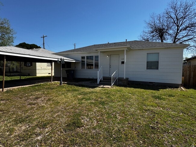 property at 606 SW 26th Pl