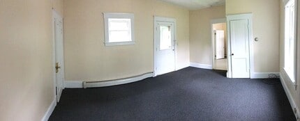 21 Loomis St, Unit 2 in Burlington, VT - Building Photo - Building Photo