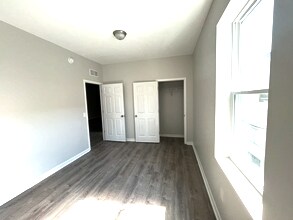 17 W Main St, Unit 4 in Honeoye Falls, NY - Foto de edificio - Building Photo