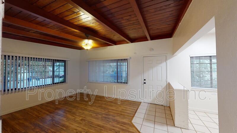 1020 West St in Redding, CA - Building Photo