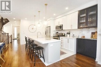 80 Gower Dr in Aurora, ON - Building Photo - Building Photo