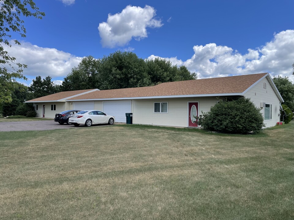 5639 165th St E in Chippewa Falls, WI - Building Photo
