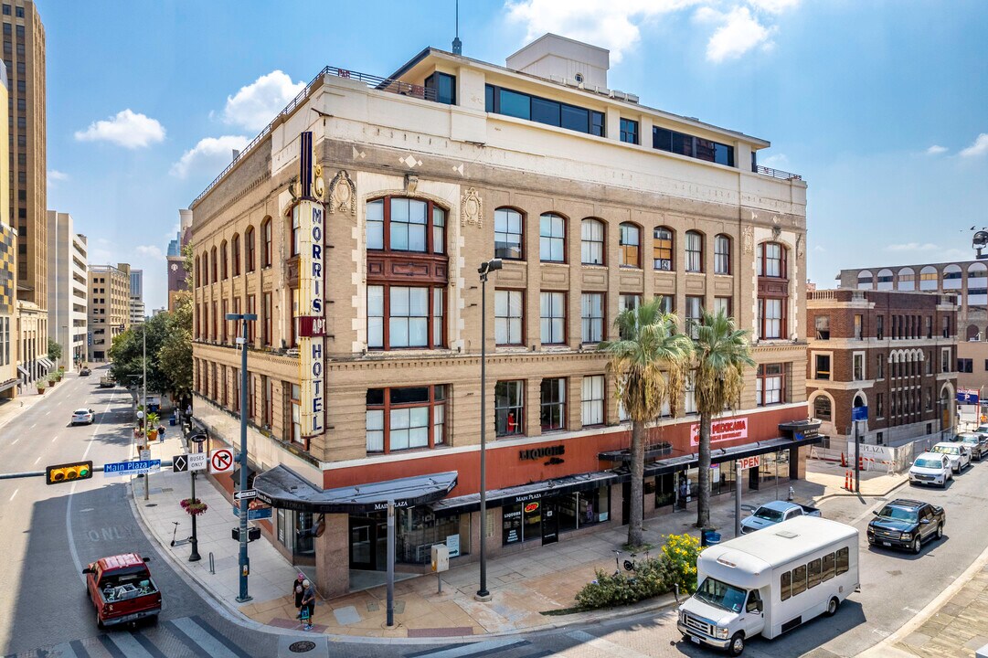 Main Plaza Market in San Antonio, TX - Building Photo