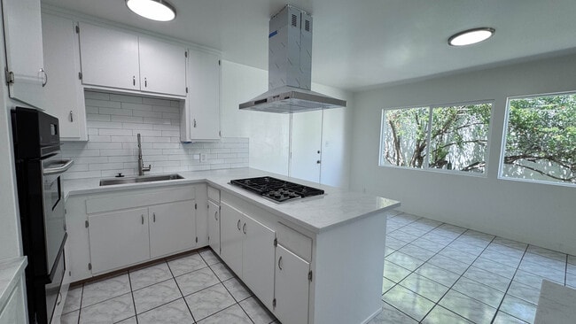 716 Glenway Dr, Unit 1, Unit 1