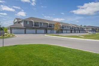 Tranquil Trails in De Pere, WI - Building Photo - Building Photo