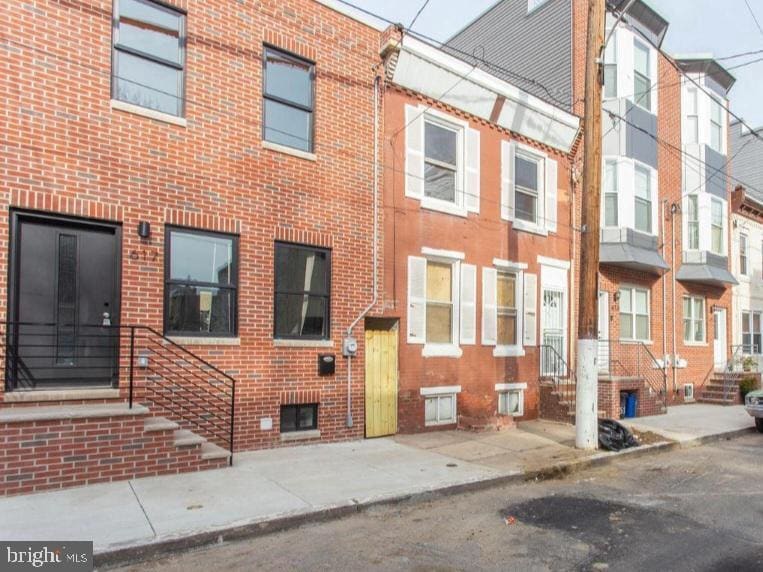 617 Hoffman St in Philadelphia, PA - Building Photo