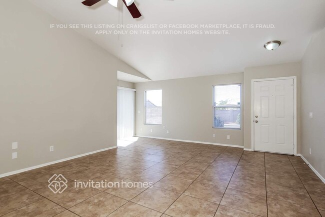 4865 W Kristal Way in Glendale, AZ - Building Photo - Building Photo