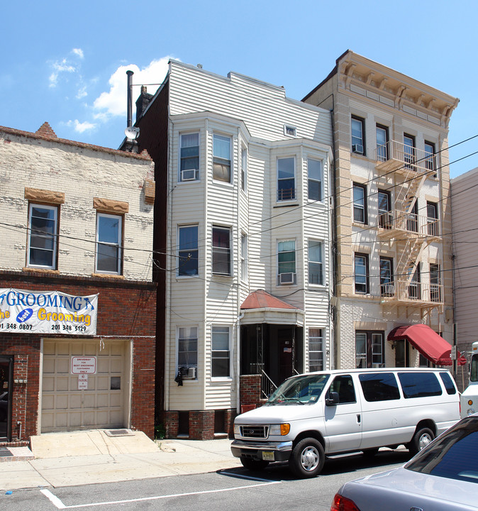 204 48th St in Union City, NJ - Foto de edificio