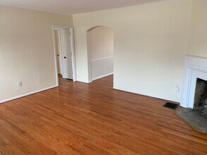 2022 Northwest Blvd, Unit D in Columbus, OH - Building Photo - Building Photo