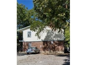 1305 Greenville St in Commerce, TX - Foto de edificio