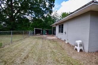 1310 Fairfield Dr in Ruston, LA - Building Photo - Building Photo