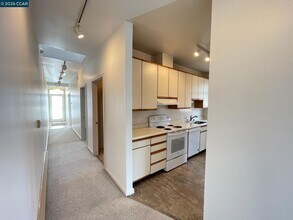 216 Kentucky St in Vallejo, CA - Building Photo - Building Photo