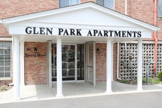 Glen Park in Williamsville, NY - Building Photo - Building Photo