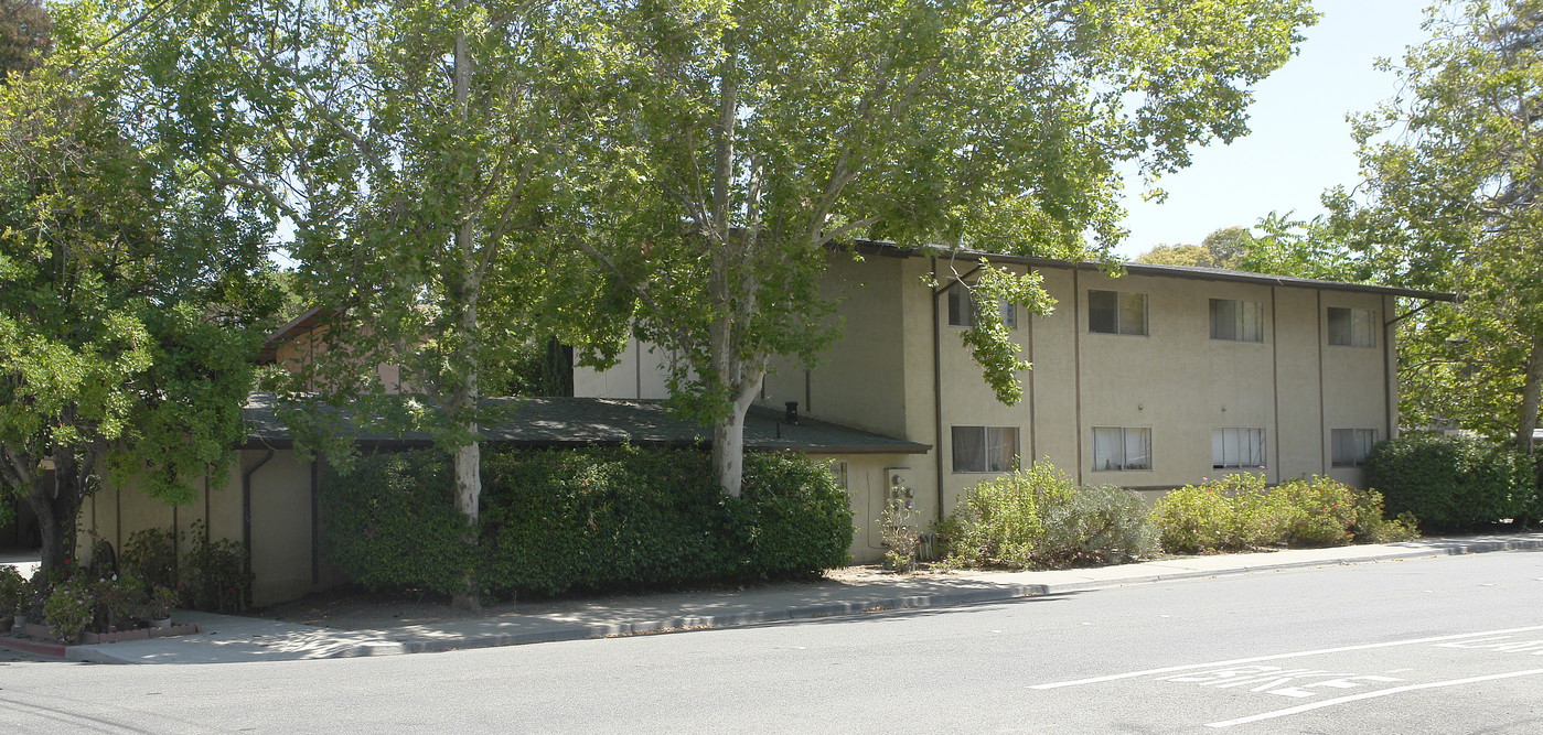 402-408 Jones St in Martinez, CA - Building Photo