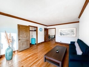 2434 Dupont Ave S in Minneapolis, MN - Foto de edificio - Interior Photo