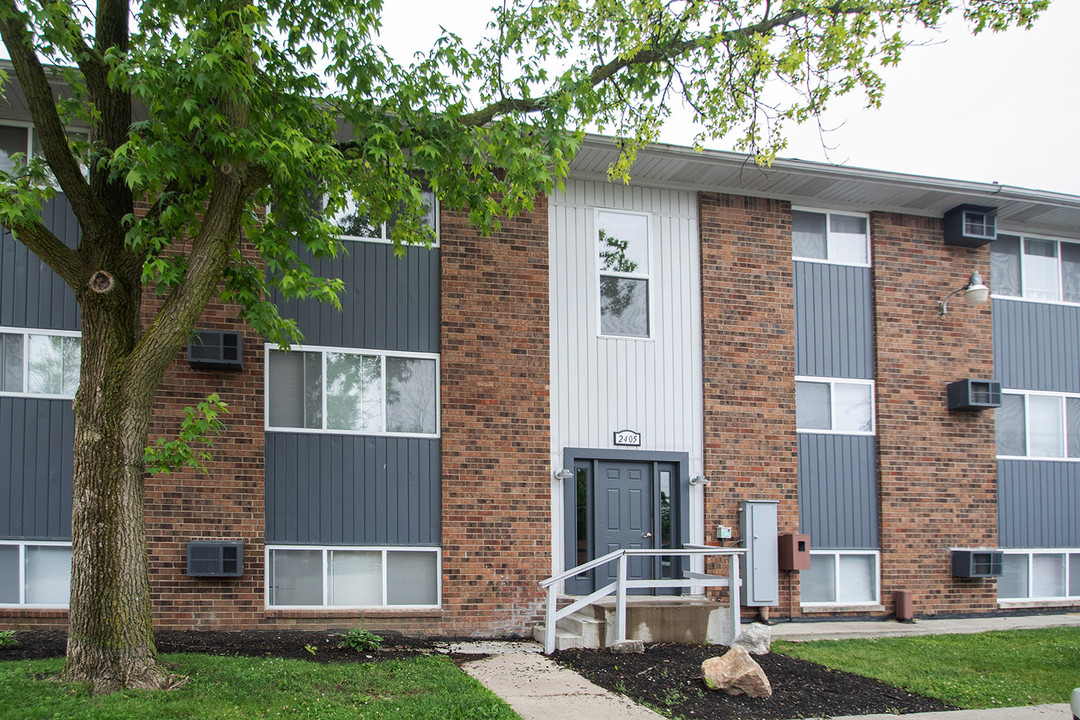 First Flats in Kokomo, IN - Foto de edificio