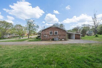 282 Southburn Dr in Hendersonville, TN - Building Photo - Building Photo