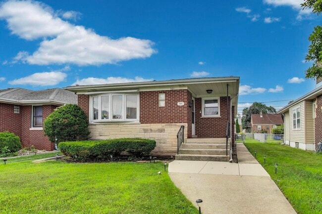521 157th St in Calumet City, IL - Building Photo - Building Photo