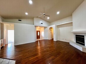 11116 Southwales Ct in Bakersfield, CA - Building Photo - Building Photo