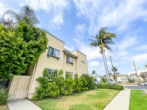 2423 Federal Ave, Unit 2419 in Los Angeles, CA - Foto de edificio - Building Photo