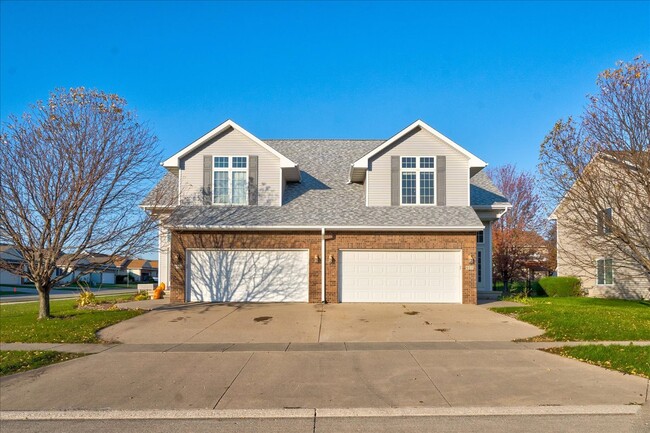 415 Washington Ave in North Liberty, IA - Building Photo - Building Photo