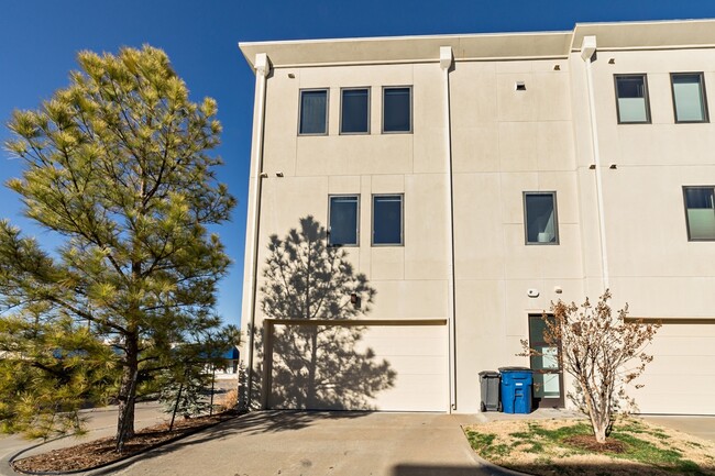 property at 1314 E 35th Pl