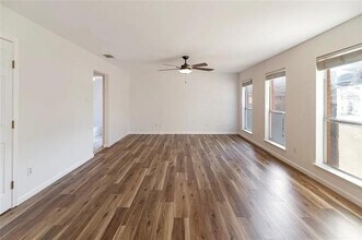 813 Silverbrook Dr in Saginaw, TX - Building Photo - Building Photo