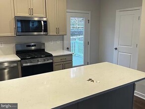 31 Four Leaf Dr in Downingtown, PA - Building Photo - Building Photo