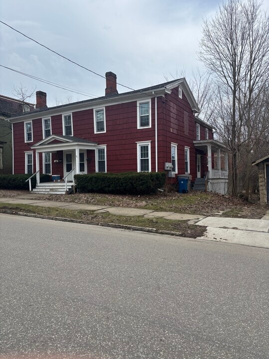 866 Liberty St, Unit 1 in Meadville, PA - Foto de edificio