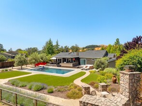 1051 Stonebridge Dr in Napa, CA - Building Photo - Building Photo