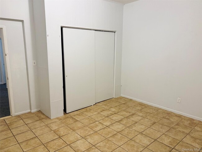 121 Linden St in Yonkers, NY - Building Photo - Building Photo