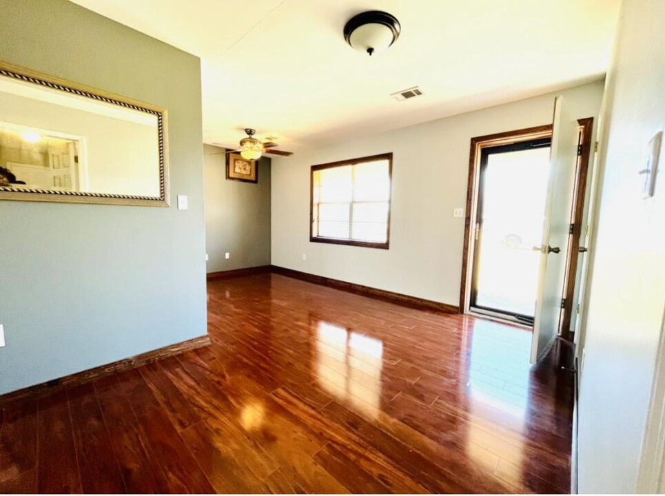 134 Sunflower Dr in Grenada, MS - Building Photo