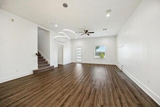5041 Mallow St in Houston, TX - Building Photo - Building Photo