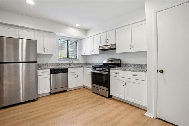 2035 Powers Ferry Trce SE in Marietta, GA - Building Photo - Building Photo