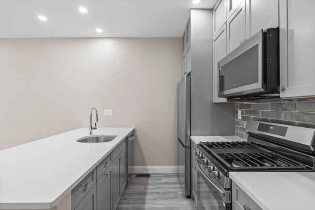 769 E 6th St in Boston, MA - Building Photo - Building Photo