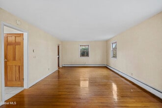 167 Wood Dale Dr in Ballston Lake, NY - Building Photo - Building Photo