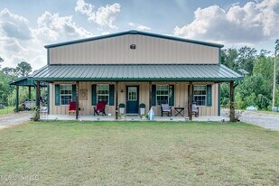 1998 MS-16 in Carthage, MS - Building Photo
