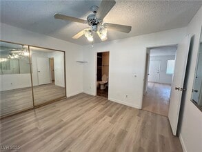 725 Rock Springs Dr-Unit -202 in Las Vegas, NV - Building Photo - Building Photo