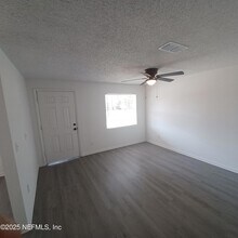 5979 Martin Luther King Dr in Jacksonville, FL - Foto de edificio - Building Photo