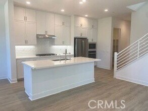 291 Novel in Irvine, CA - Building Photo - Building Photo