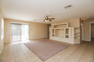 11409 W Cambridge Ave in Avondale, AZ - Foto de edificio - Building Photo