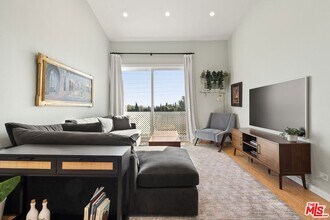 1440 Veteran Ave, Unit 557 in Los Angeles, CA - Foto de edificio - Building Photo